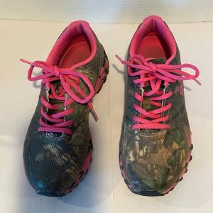 RG Mamba green pink camouflage, hiking shoes. Size 8.5